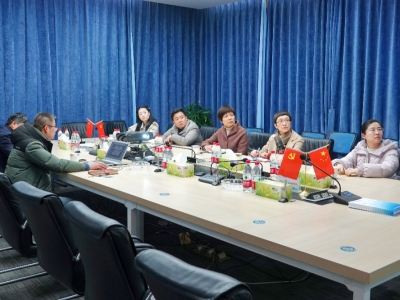 海宁市政协主席周红霞莅临888电子科技走访调研