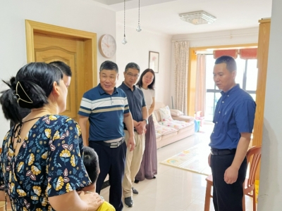 双节慰问，，，，，情暖人心！888电子科技党支部走访慰问结对帮扶工具