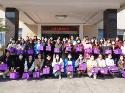 888电子科技开展“青春熠熠，，，，，焙享甜蜜”三八妇女节蛋糕制作运动