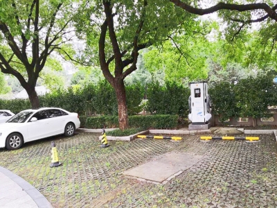 海宁国税局充电站